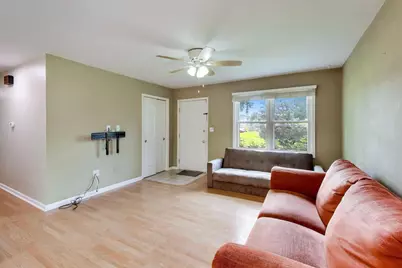 2172 N Queensburg Lane, Palatine, IL 60074 - Photo 4
