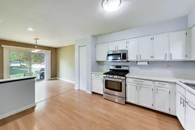 2172 N Queensburg Lane, Palatine, IL 60074 - Photo 10