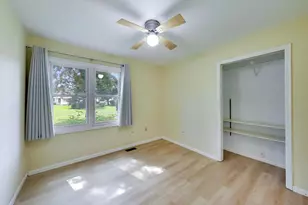 2172 N Queensburg Ln, Palatine, IL 60074 - Photo 16