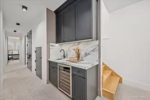 2214 W Oakdale Ave, Chicago, IL 60618 - Photo 36