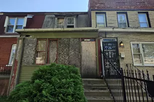 10619 S Champlain Ave, Chicago, IL 60628 - Photo 2