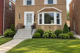 10048 S Rhodes Ave, Chicago, IL 60628 - Photo 1