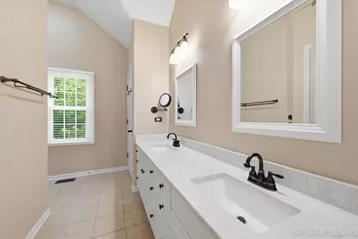 39W832 Carl Sandburg Road, Saint Charles, IL 60175 - Photo 20