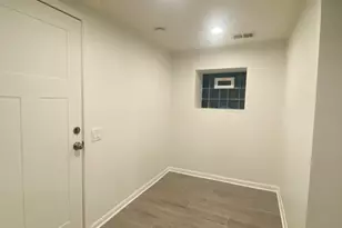 2925 N Sacramento Ave, Chicago, IL 60618 - Photo 22