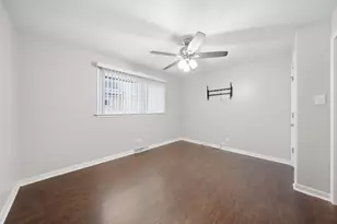 550 Yates Ave, Calumet City, IL 60409 - Photo 12