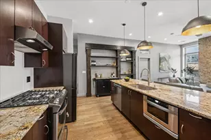 2411 W Walton St, Chicago, IL 60622 - Photo 12
