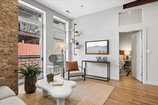 2411 W Walton St, Chicago, IL 60622 - Photo 6