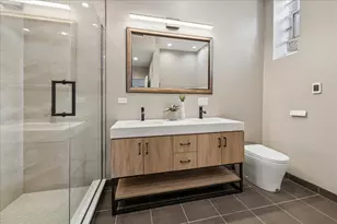 2411 W Walton St, Chicago, IL 60622 - Photo 18