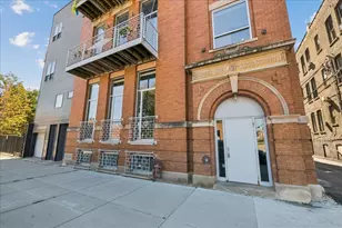 2411 W Walton St, Chicago, IL 60622 - Photo 2