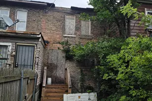 10706 S Langley Ave, Chicago, IL 60628 - Photo 2