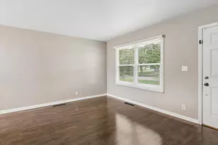 114 Briar Ln, Geneva, IL 60134 - Photo 4