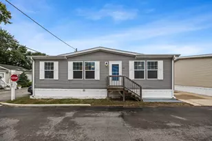 935 9th St, Northfield, IL 60093 - Photo 1