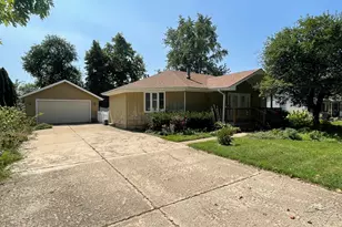 464 S Madison St, Oswego, IL 60543 - Photo 2
