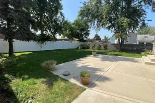 464 S Madison St, Oswego, IL 60543 - Photo 44