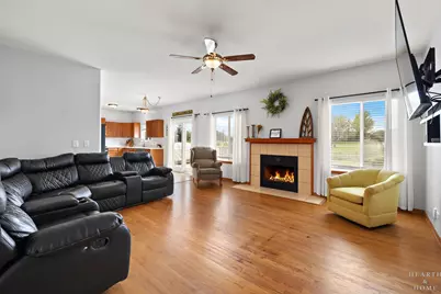 2039 Greenview Drive, Woodstock, IL 60098 - Photo 10