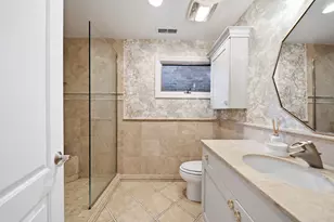 2046 N Racine Ave, Chicago, IL 60614 - Photo 10