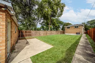 8500 S Calumet Ave, Chicago, IL 60619 - Photo 32