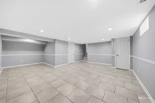8500 S Calumet Ave, Chicago, IL 60619 - Photo 24