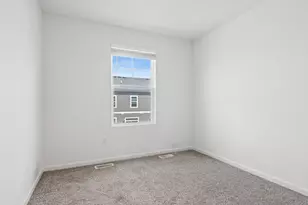 2111 Yellowstone Blvd, Mundelein, IL 60060 - Photo 16