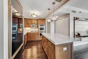 25 E Superior St, Chicago, IL 60611 - Photo 4
