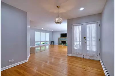 4915 Jerome Avenue, Skokie, IL 60077 - Photo 10