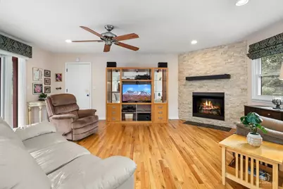 1420 E Green Lane, Mount Prospect, IL 60056 - Photo 12