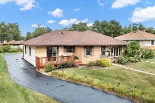 1420 E Green Ln, Mount Prospect, IL 60056 - Photo 4