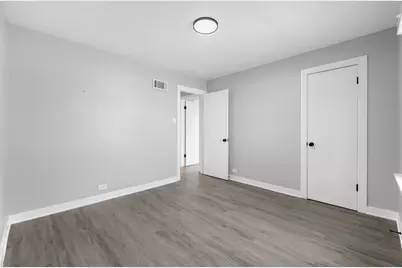 10019 S Tripp Avenue, Oak Lawn, IL 60453 - Photo 16