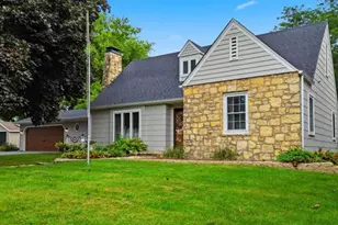 902 W Washington St, Oregon, IL 61061 - Photo 1