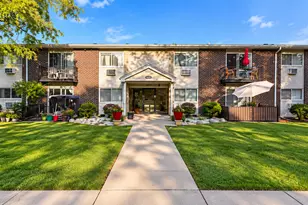 9575 N Terrace Pl Pl, Des Plaines, IL 60016 - Photo 1
