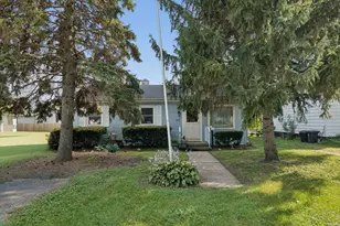 1140 Rathbone Ave, Aurora, IL 60506 - Photo 1