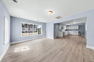 209 S Jackson St, Gardner, IL 60424 - Photo 6