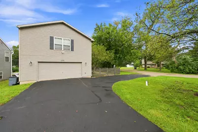 1379 Cary Road, Algonquin, IL 60102 - Photo 2