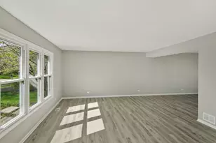 731 Roaring Brook Ln, Algonquin, IL 60102 - Photo 8