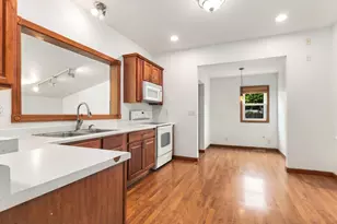 252 E 2nd St, Oglesby, IL 61348 - Photo 8