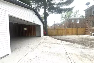 7541 S Hamilton Ave, Chicago, IL 60620 - Photo 32