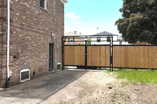 7541 S Hamilton Ave, Chicago, IL 60620 - Photo 34