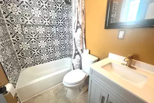 7541 S Hamilton Ave, Chicago, IL 60620 - Photo 22