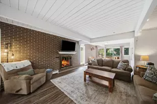 22 Plum Ct, Sleepy Hollow, IL 60118 - Photo 4
