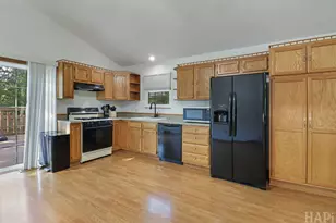9725 W 17th St, Zion, IL 60099 - Photo 10