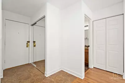 1107 S Old Wilke Road #208, Arlington Heights, IL 60005 - Photo 8