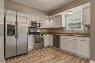 1267 Sunnymeade Dr, Rochelle, IL 61068 - Photo 8