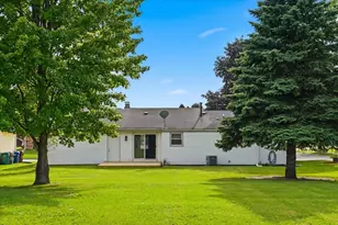 1267 Sunnymeade Dr, Rochelle, IL 61068 - Photo 22