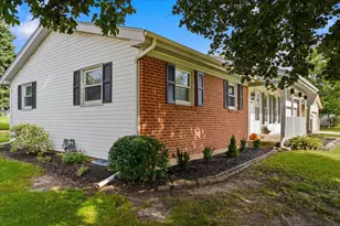 1267 Sunnymeade Dr, Rochelle, IL 61068 - Photo 4