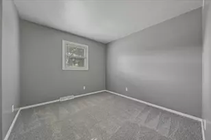 1267 Sunnymeade Dr, Rochelle, IL 61068 - Photo 14