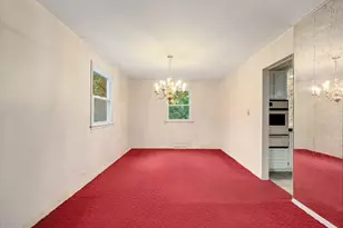 910 Cherokee Dr, Darien, IL 60561 - Photo 10