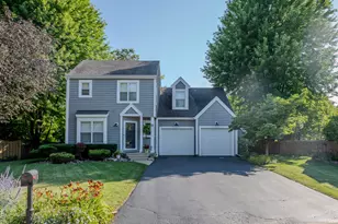 4 Mainsail Ct, Third Lake, IL 60030 - Photo 1