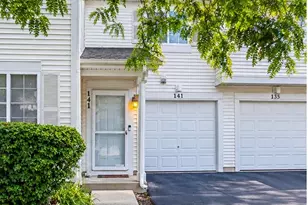 141 Heather Glen Dr, Aurora, IL 60504 - Photo 1