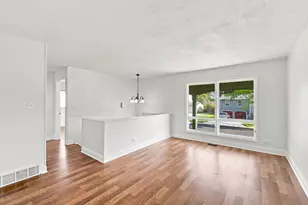 736 Dickens Ave, Glendale Heights, IL 60139 - Photo 4