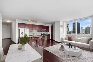 33 W Ontario St, Chicago, IL 60654 - Photo 2